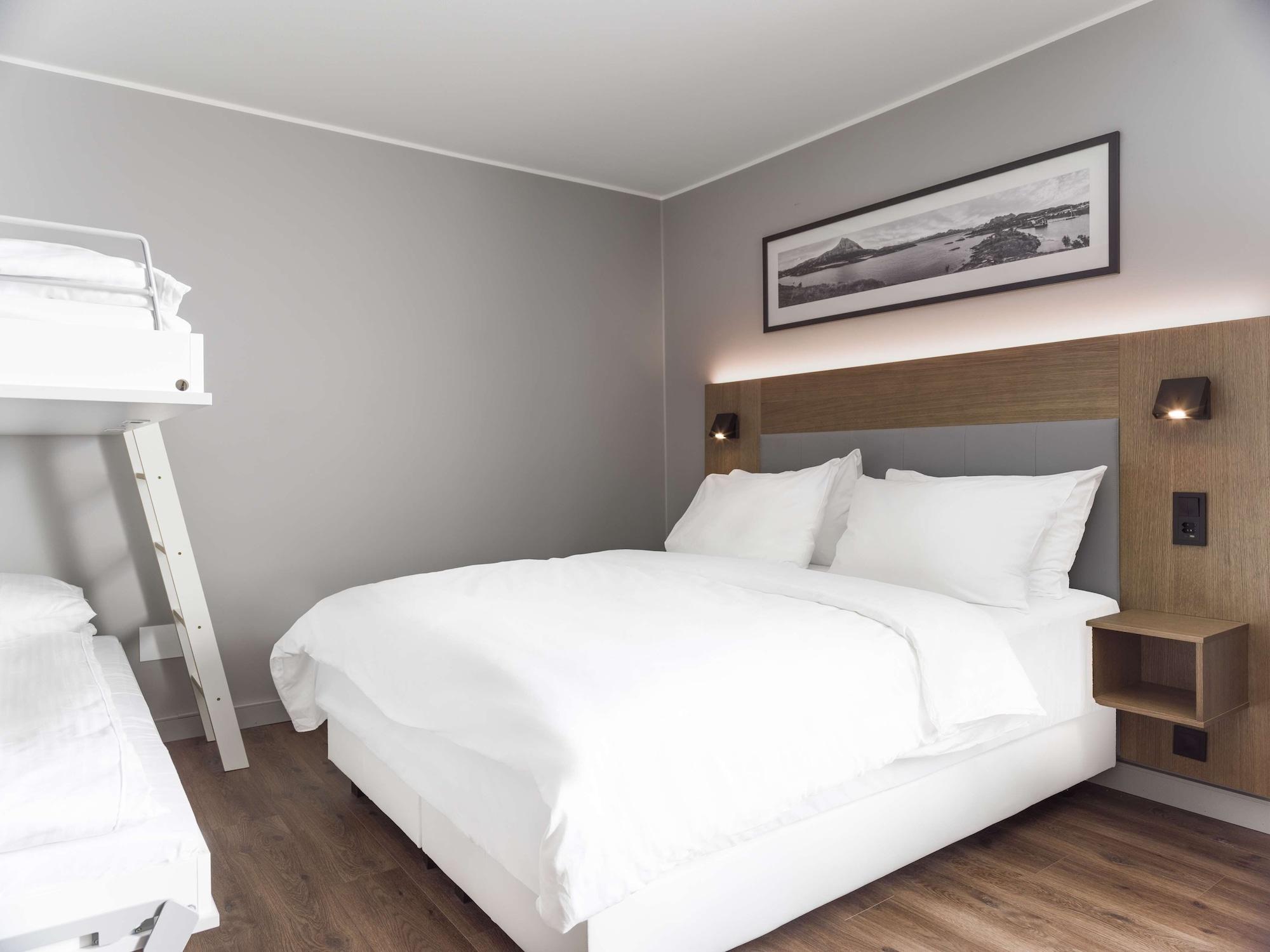 Radisson Blu Hotel Буде Екстер'єр фото