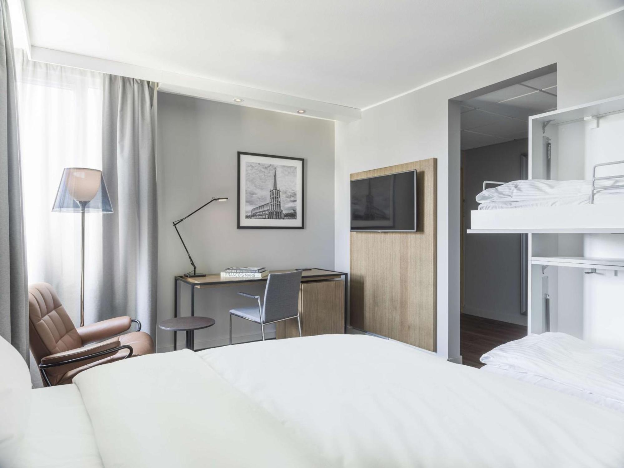 Radisson Blu Hotel Буде Екстер'єр фото