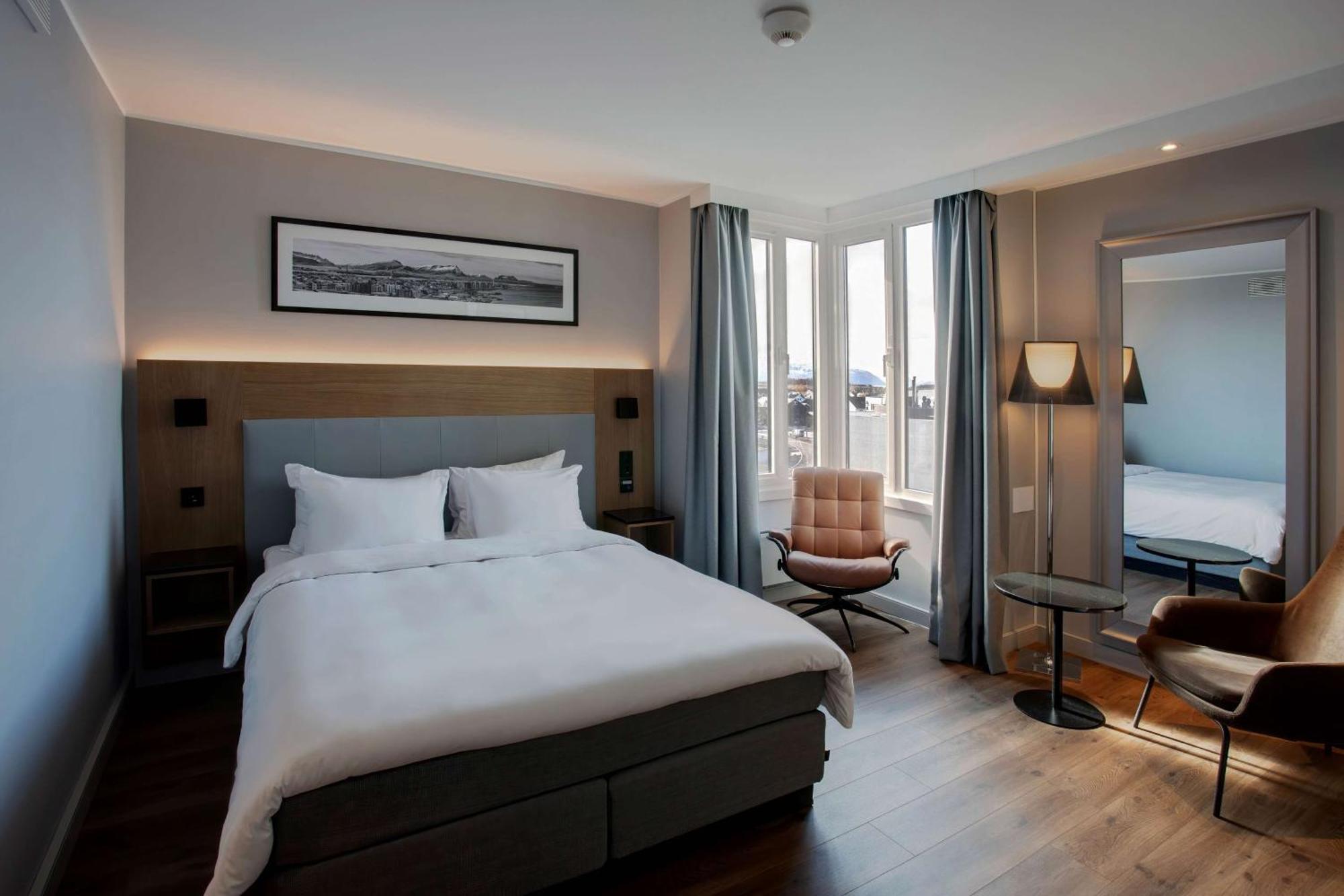Radisson Blu Hotel Буде Екстер'єр фото