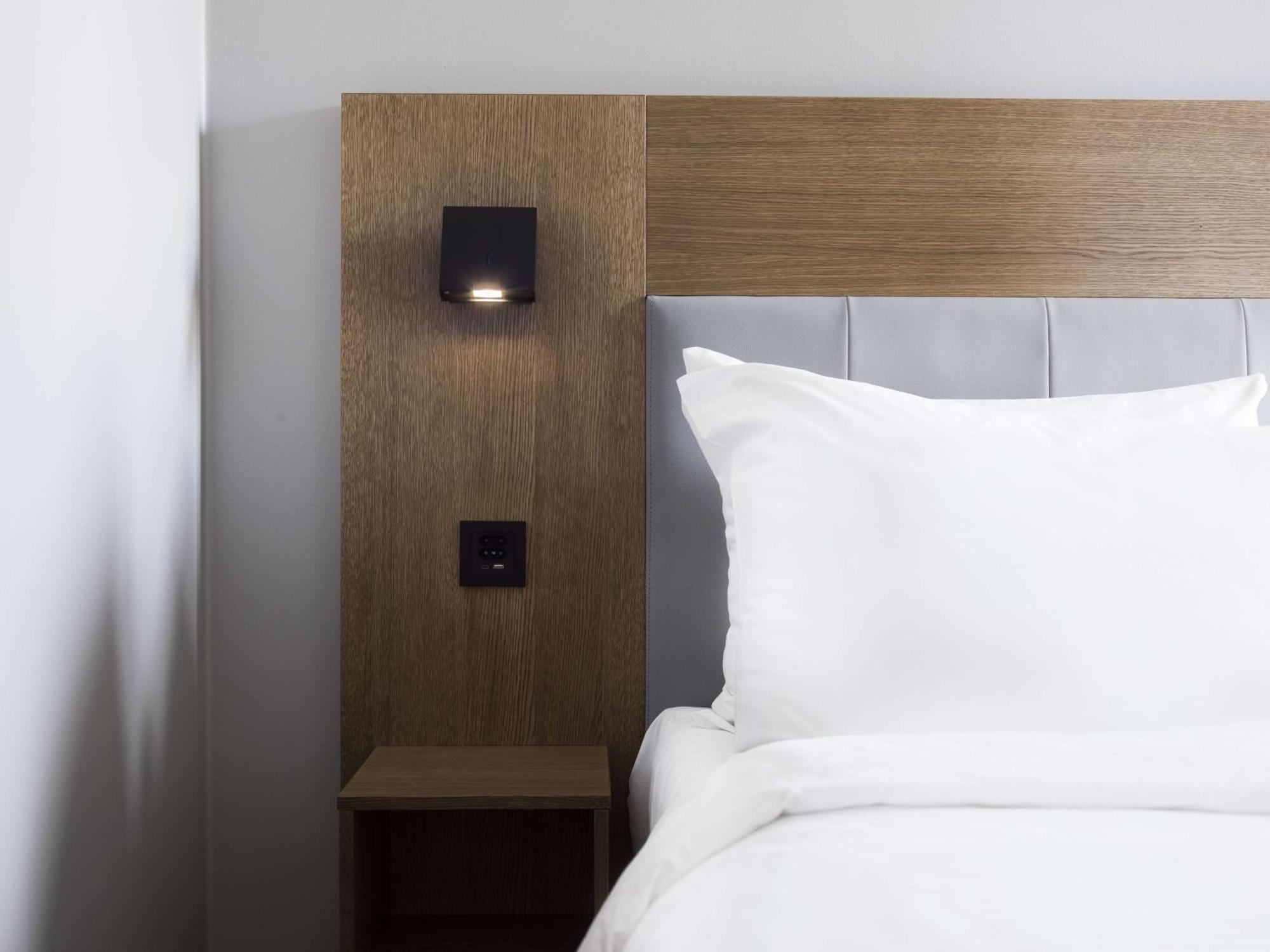 Radisson Blu Hotel Буде Екстер'єр фото