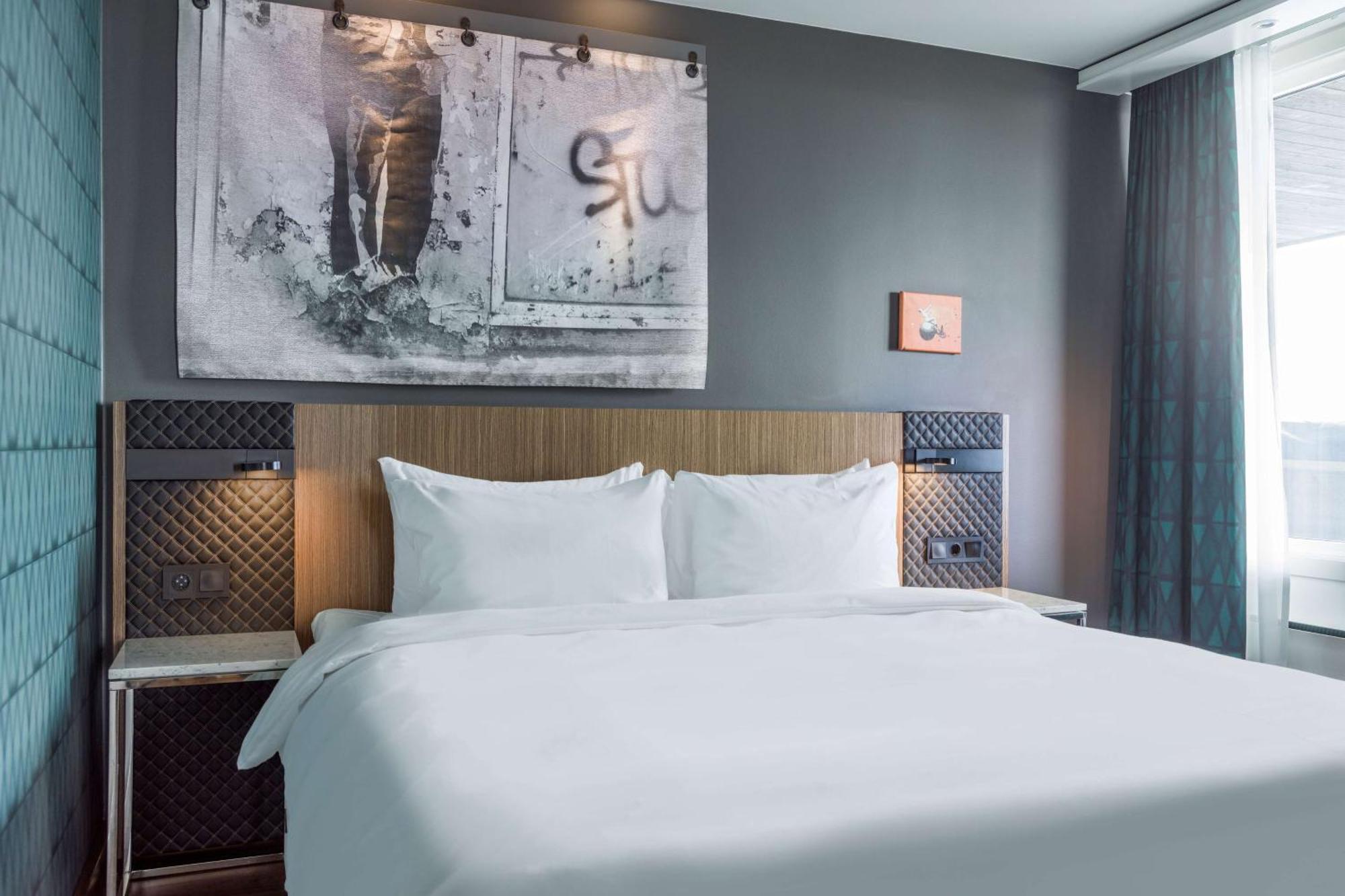 Radisson Blu Hotel Буде Екстер'єр фото