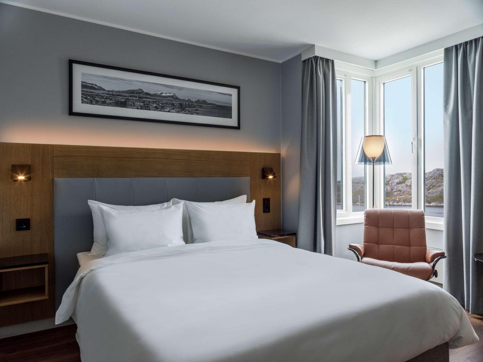 Radisson Blu Hotel Буде Екстер'єр фото