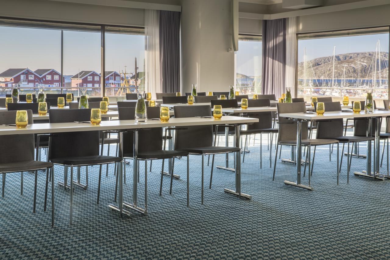 Radisson Blu Hotel Буде Екстер'єр фото